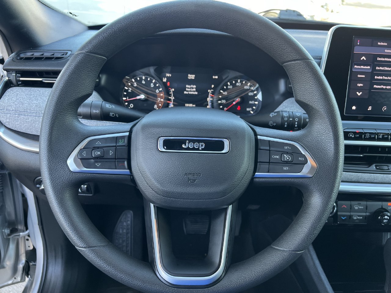 Used 2025 Jeep Compass Sport AWD/4WD image 11