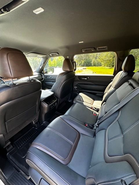 Used 2025 Nissan Armada SL AWD/4WD image 18