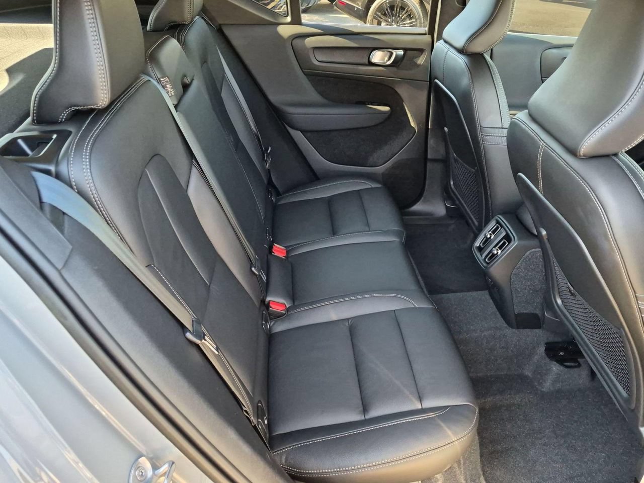 Certified 2024 Volvo XC40 B5 Core w/ Protection Package Premier AWD/4WD image 25