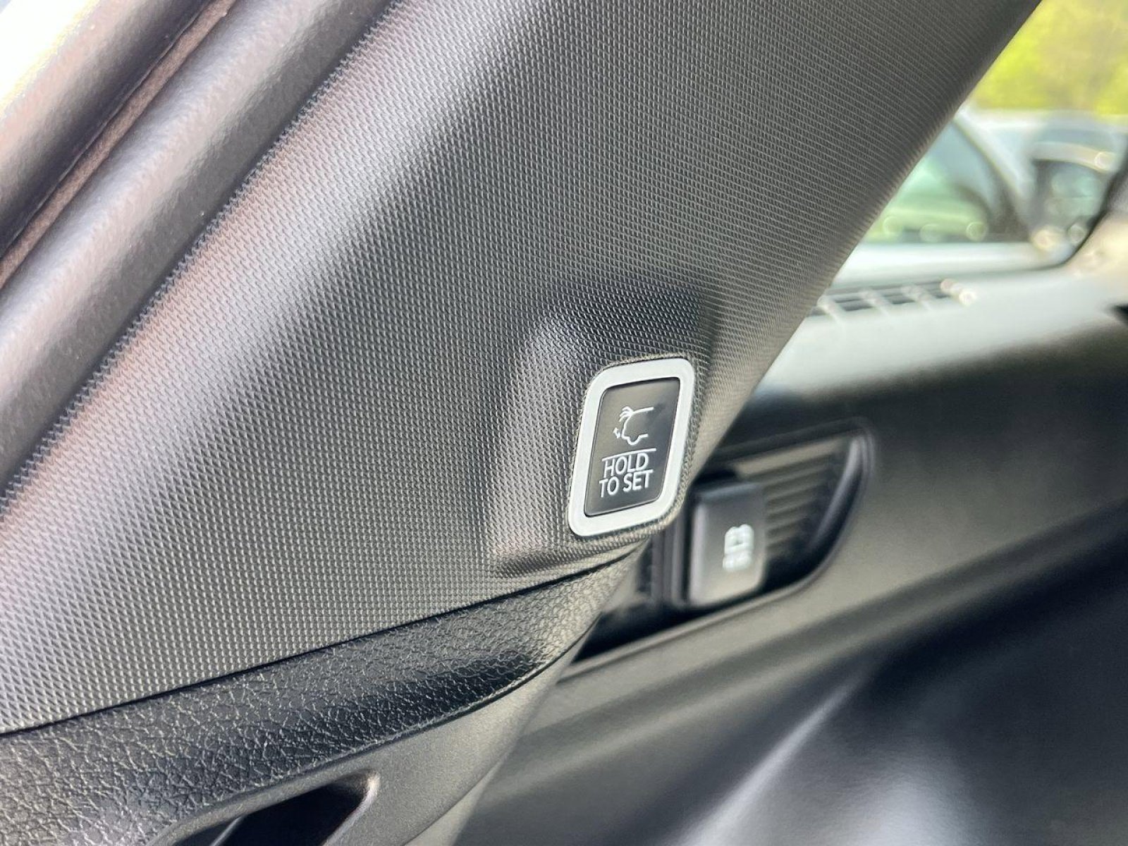 New 2025 Jeep Grand Cherokee Limited w/ Luxury Tech Group II image 18