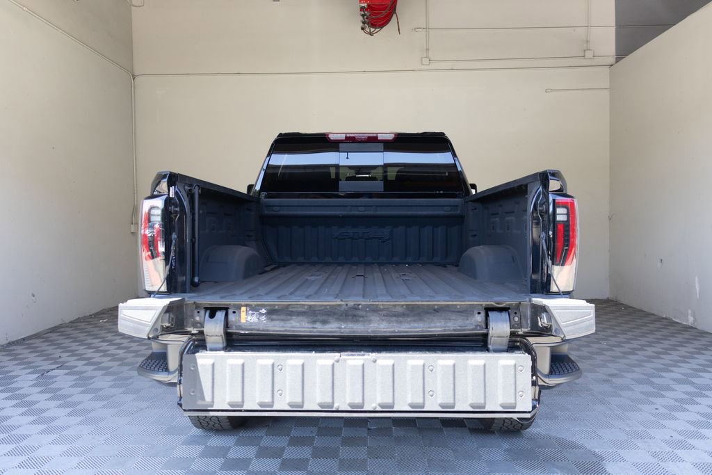 Used 2024 GMC Sierra 2500 AT4 w/ AT4 Premium Plus Package AWD/4WD image 18