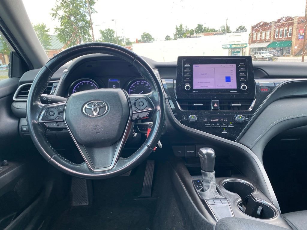 Used 2022 Toyota Camry SE image 13