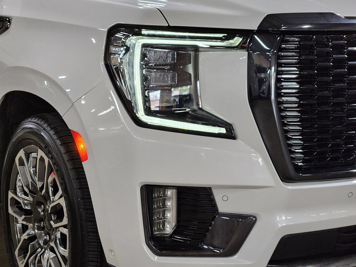 Used 2023 GMC Yukon Denali Ultimate AWD/4WD image 13