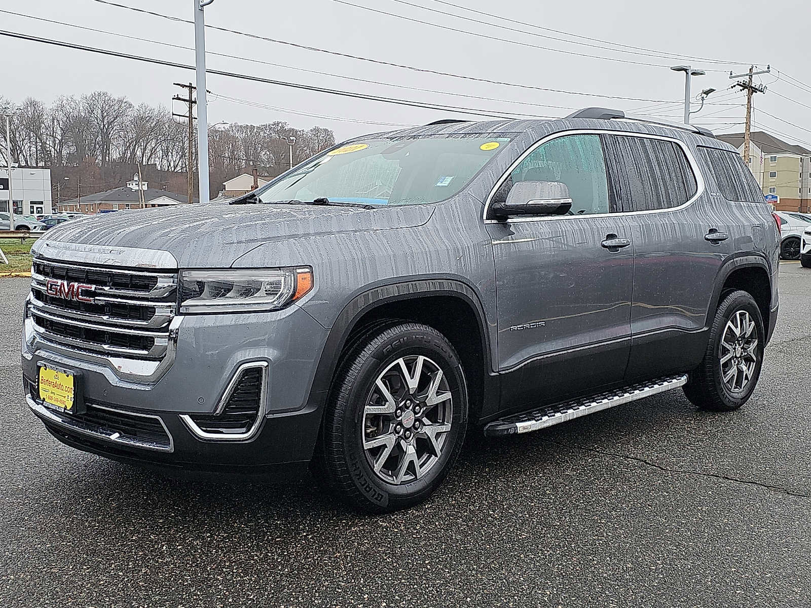 Used 2021 GMC Acadia SLE w/ Driver Convenience Package image 3