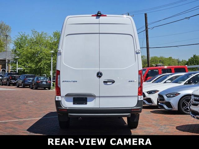 Used 2024 Mercedes-Benz Sprinter 2500 image 5