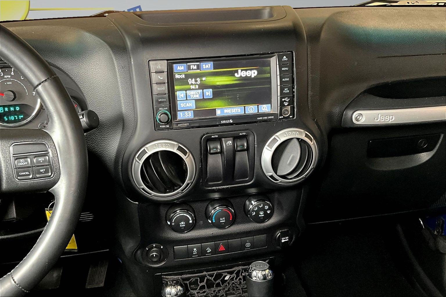 Used 2015 Jeep Wrangler Sahara w/ Connectivity Group AWD/4WD image 10