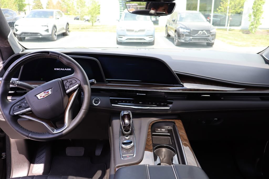 Used 2024 Cadillac Escalade Sport Platinum w/ Heavy-Duty Trailer Package AWD/4WD image 21