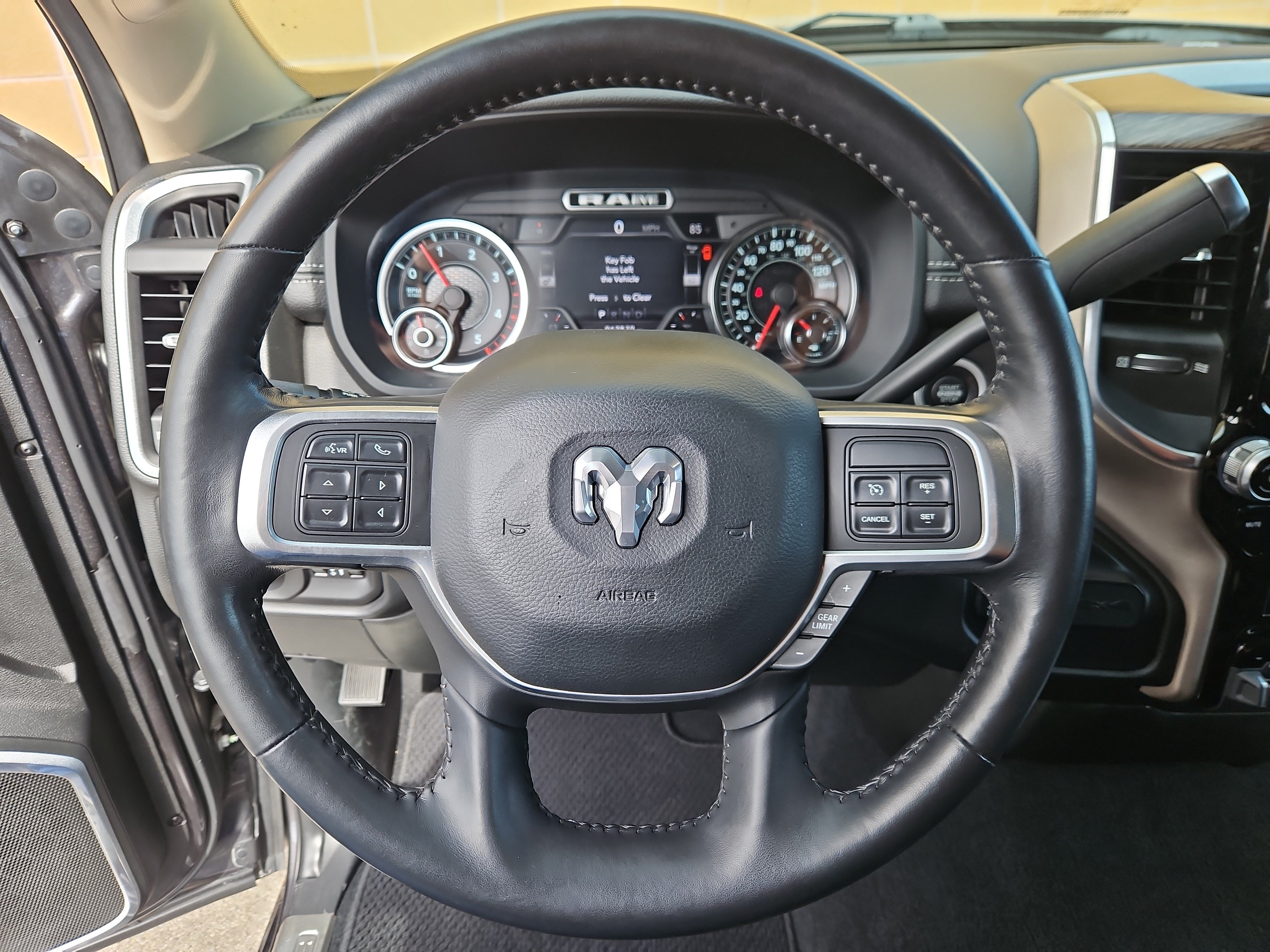 Used 2020 RAM 2500 Laramie w/ Body Color Bumper Group AWD/4WD image 7