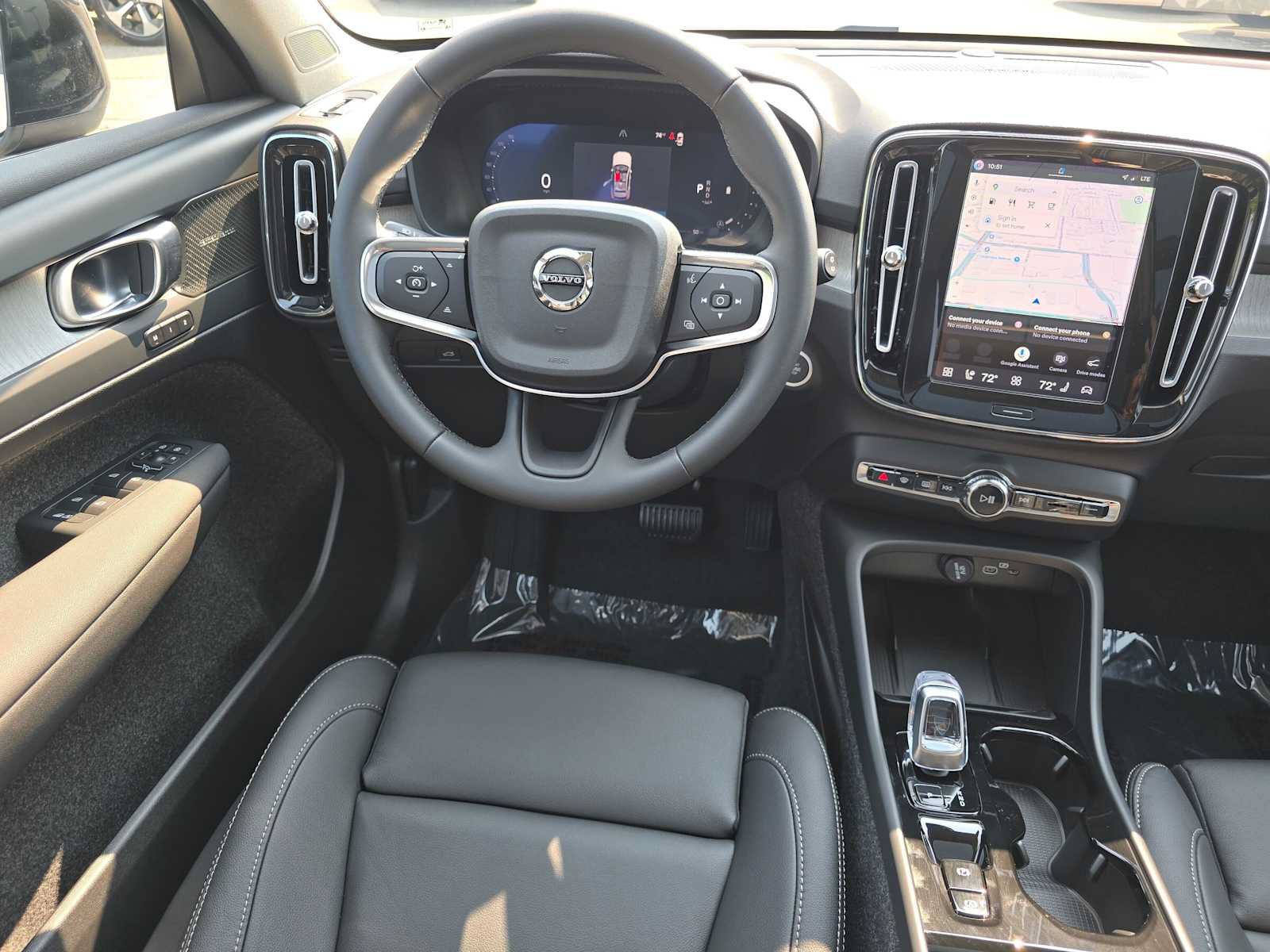 New 2026 Volvo XC40 B5 Ultra w/ Protection Package Premier AWD/4WD image 17