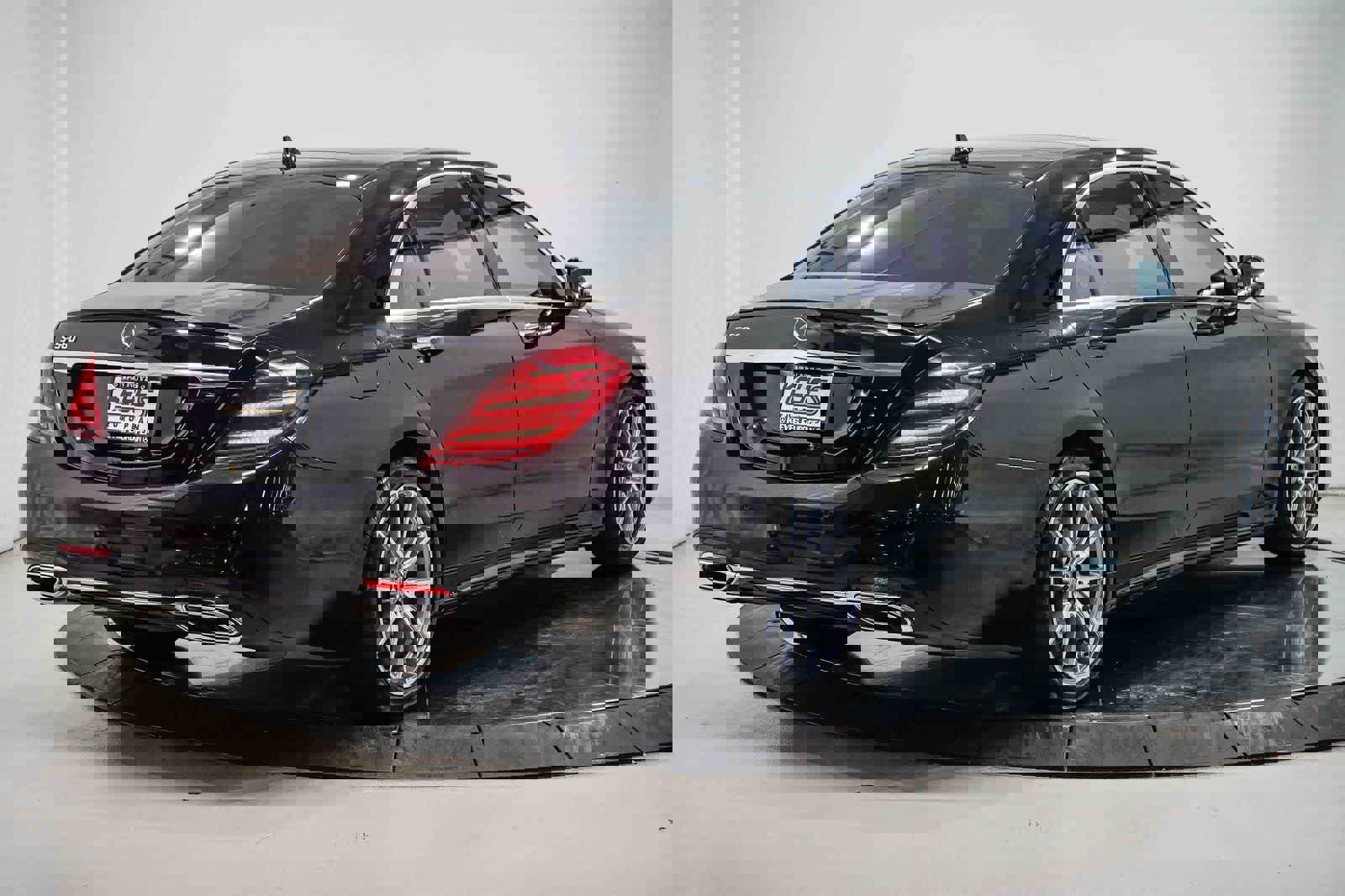 Used 2020 Mercedes-Benz S 560 Sedan image 4