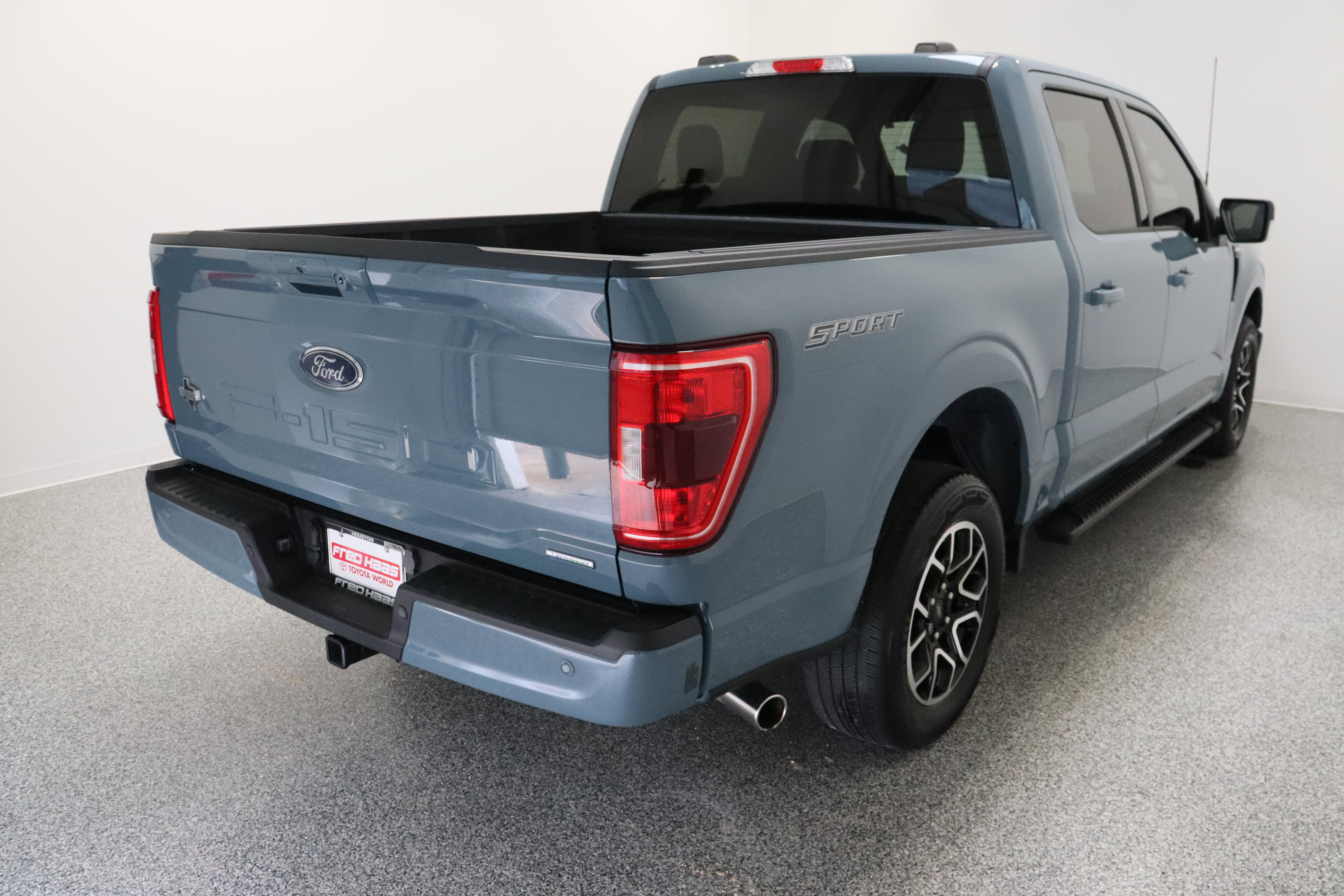 Used 2023 Ford F150 XLT w/ Equipment Group 302A High RWD image 7