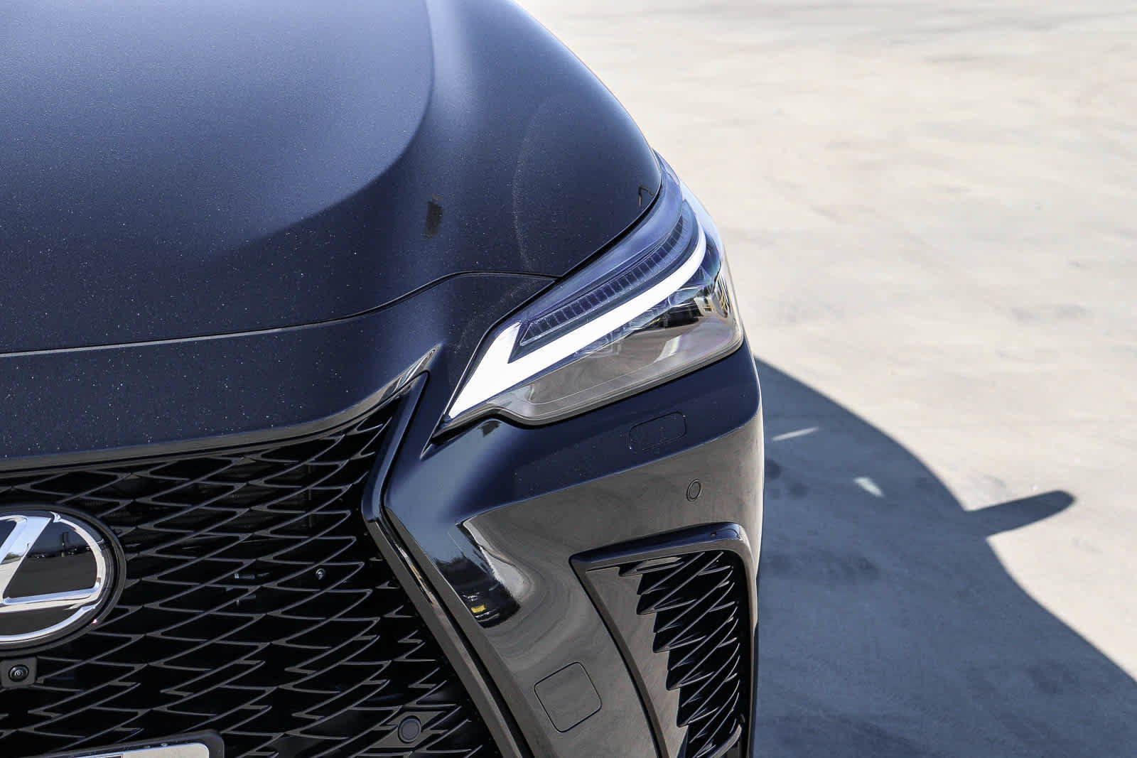 New 2026 Lexus NX 450h+ F Sport AWD/4WD image 7