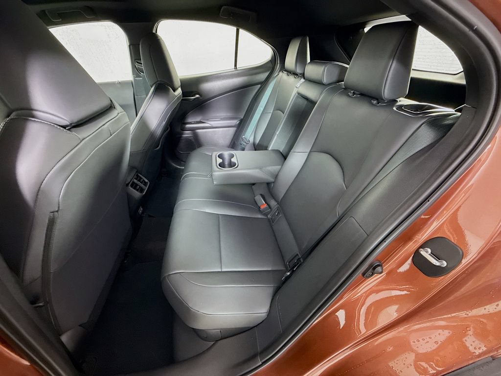Certified 2025 Lexus UX 300h FWD w/ Accessory Package (Z2) image 25