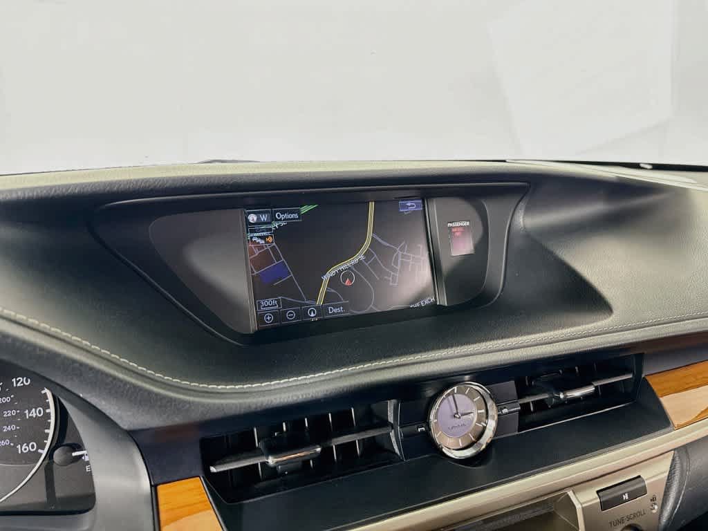 Used 2015 Lexus ES 300h w/ Navigation System Package FWD image 16