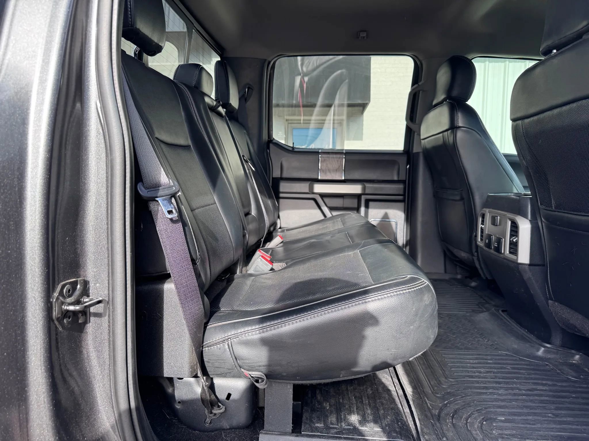 Used 2019 Ford F250 Lariat w/ Lariat Ultimate Package image 11