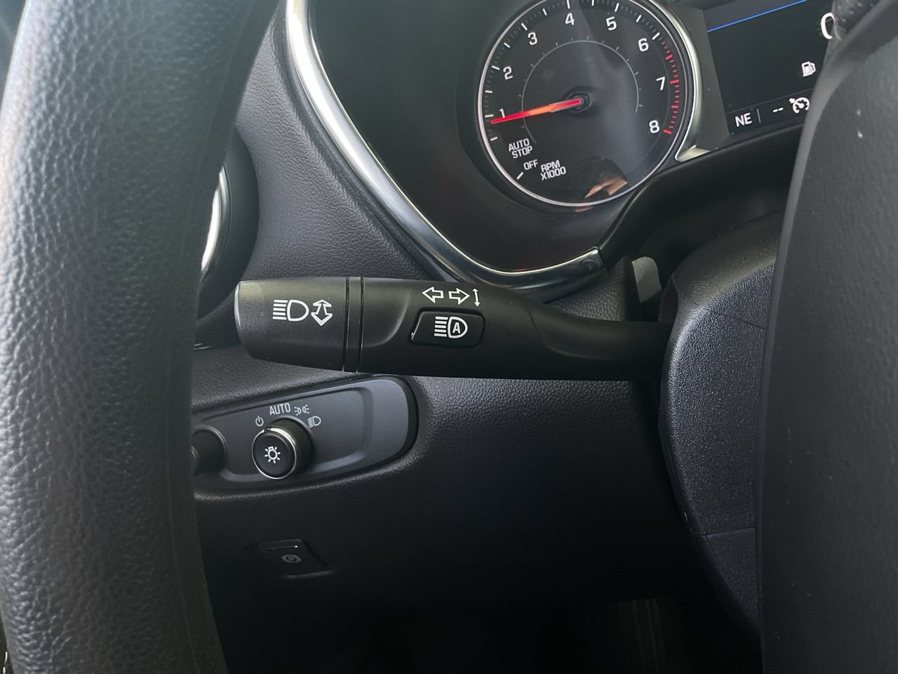 Used 2025 Chevrolet Blazer LT FWD image 30