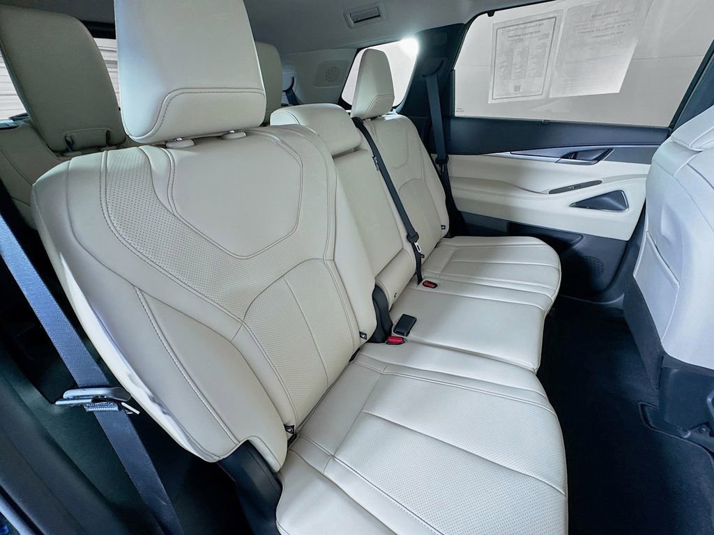 Used 2025 INFINITI QX60 Luxe image 30