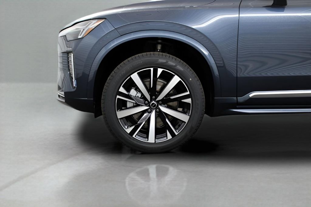 New 2025 Volvo XC90 B6 Core w/ Protection Package image 12
