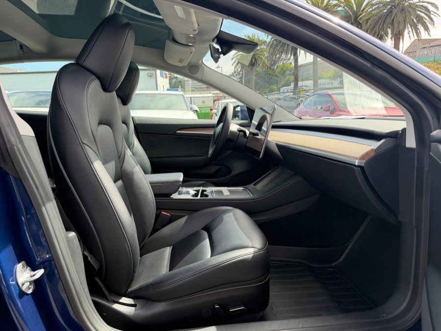 Used 2023 Tesla Model 3 Standard Range image 34