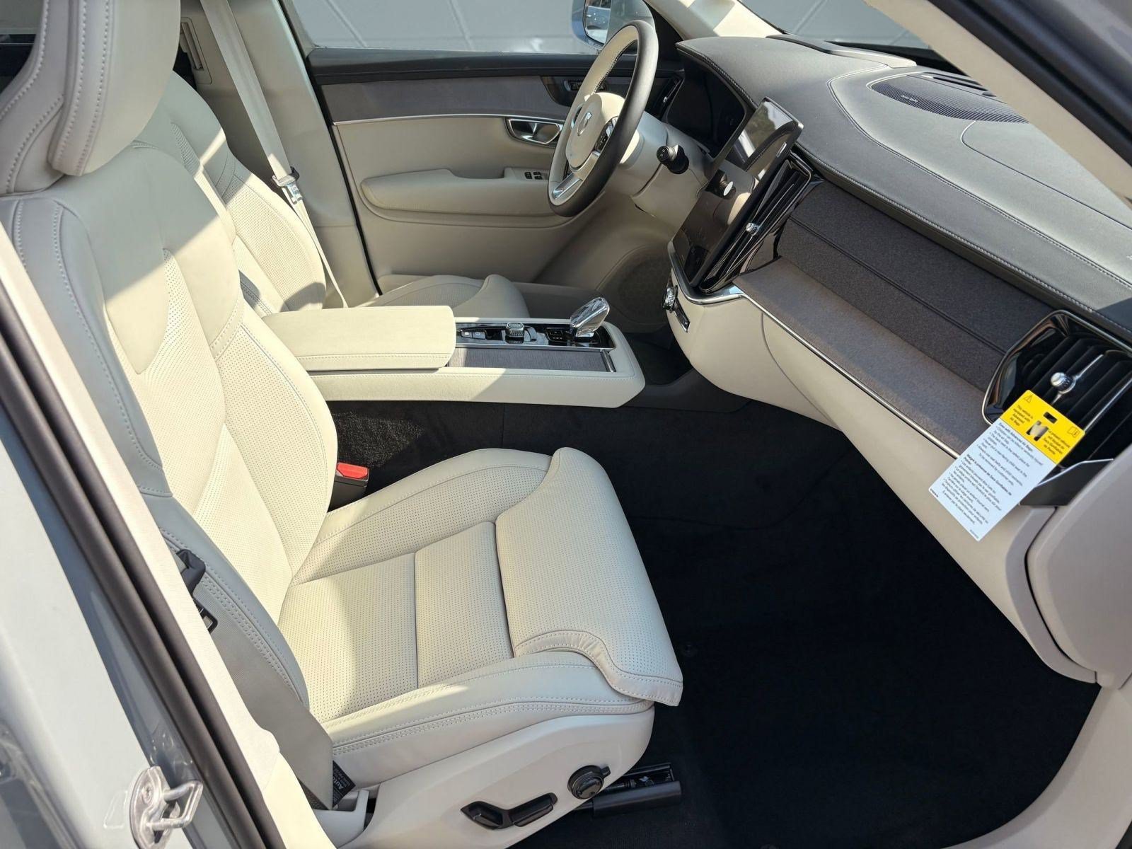 New 2026 Volvo XC90 B6 Ultra w/ Protection Package AWD/4WD image 26