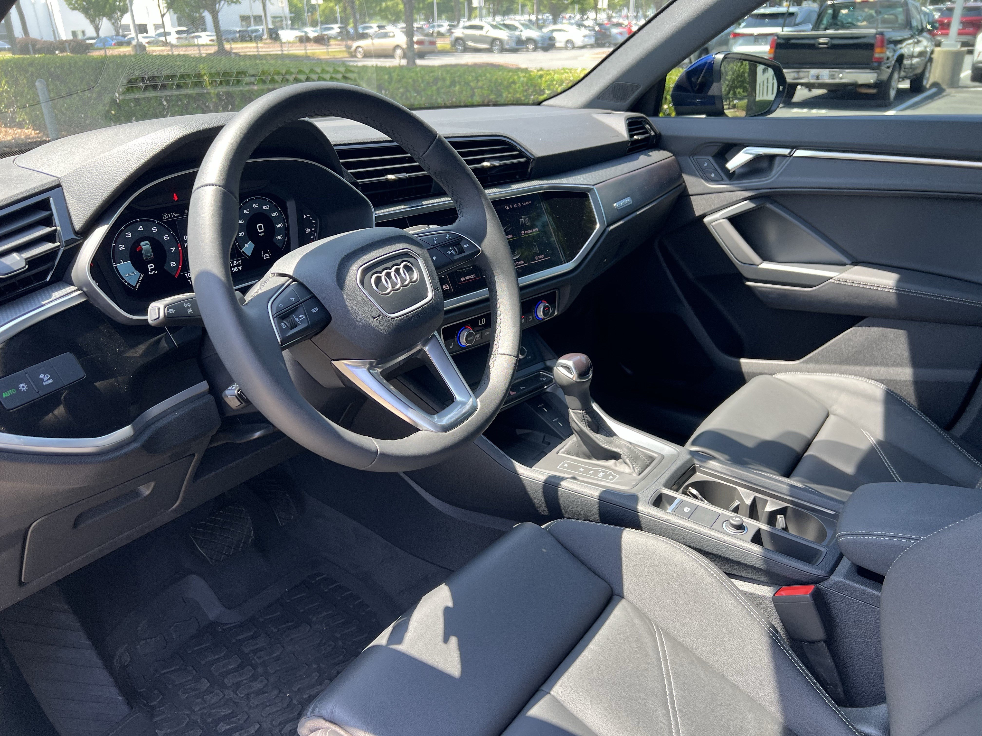 Certified 2025 Audi Q3 2.0T Premium AWD/4WD image 17