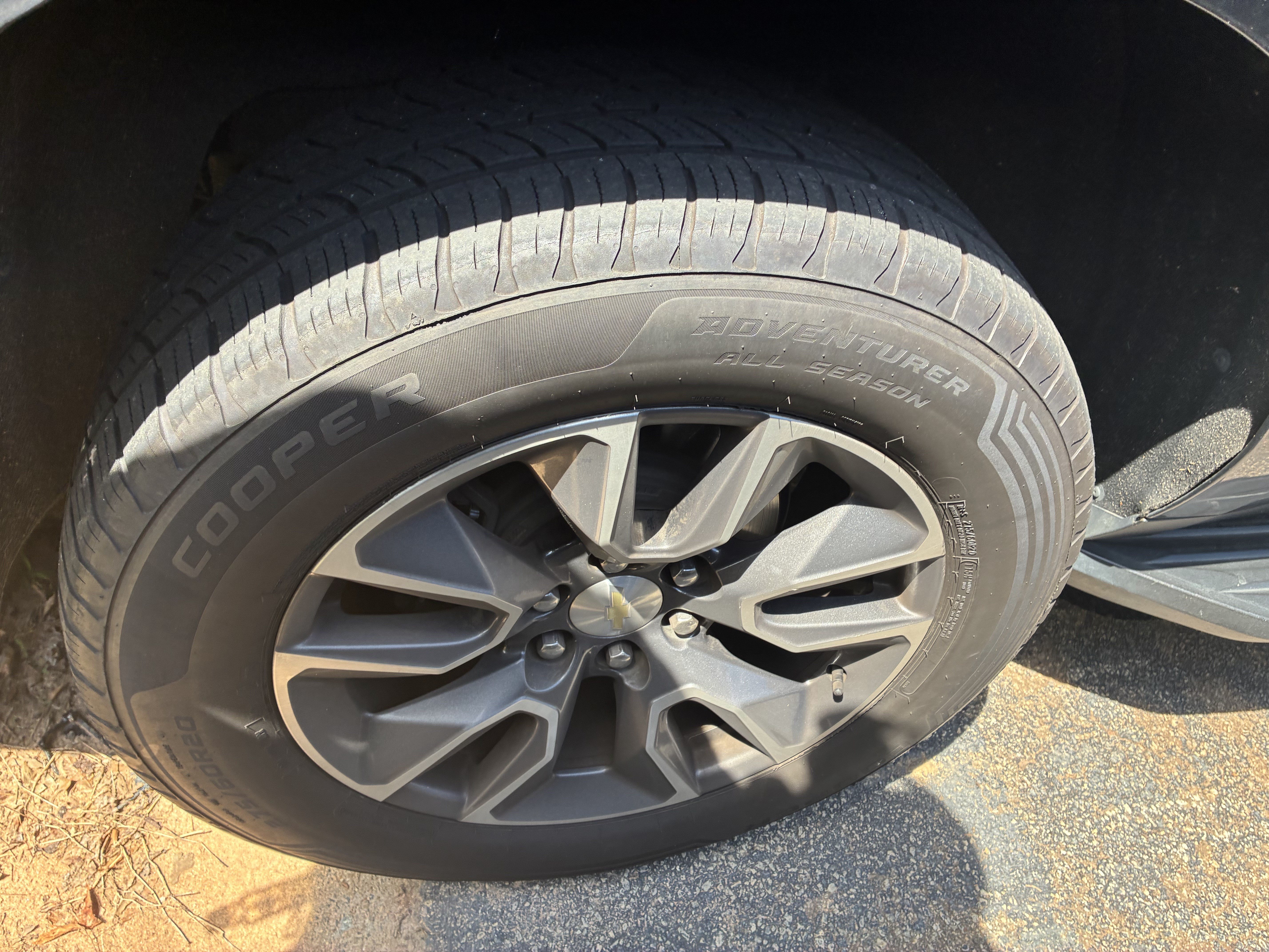 Used 2021 Chevrolet Suburban LT RWD image 9
