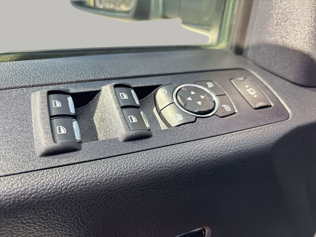 Used 2022 Ford F250 Lariat w/ Lariat Ultimate Package image 18