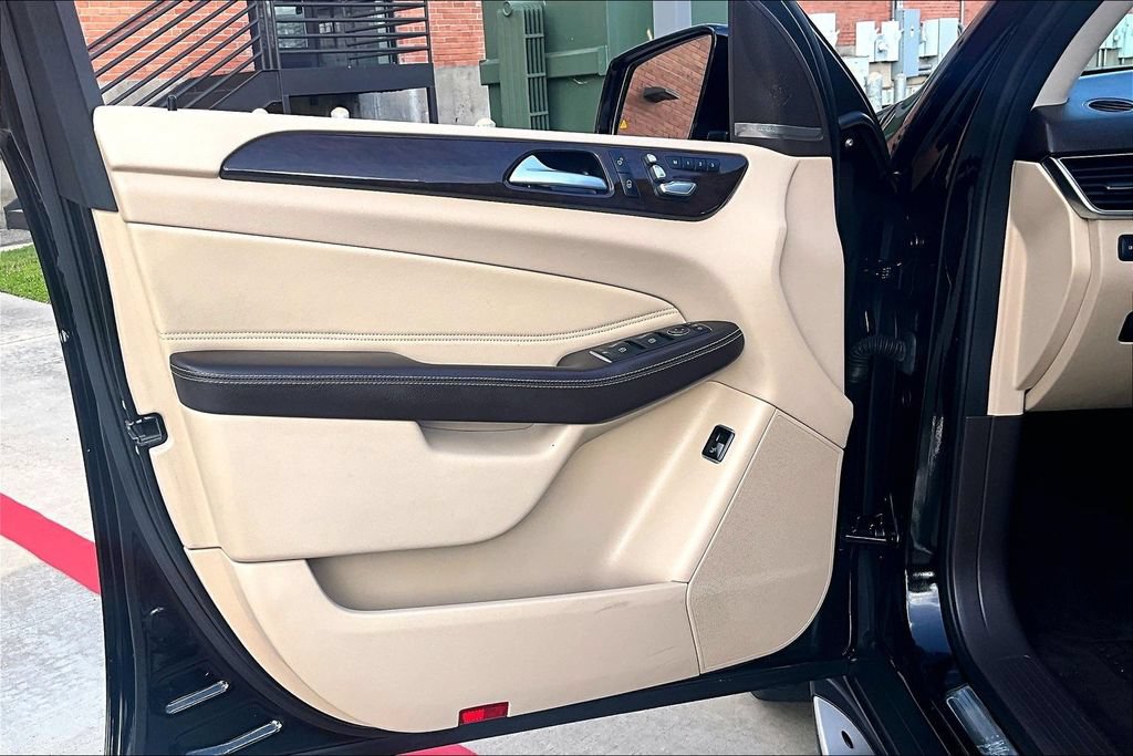 Used 2018 Mercedes-Benz GLE 350 image 24
