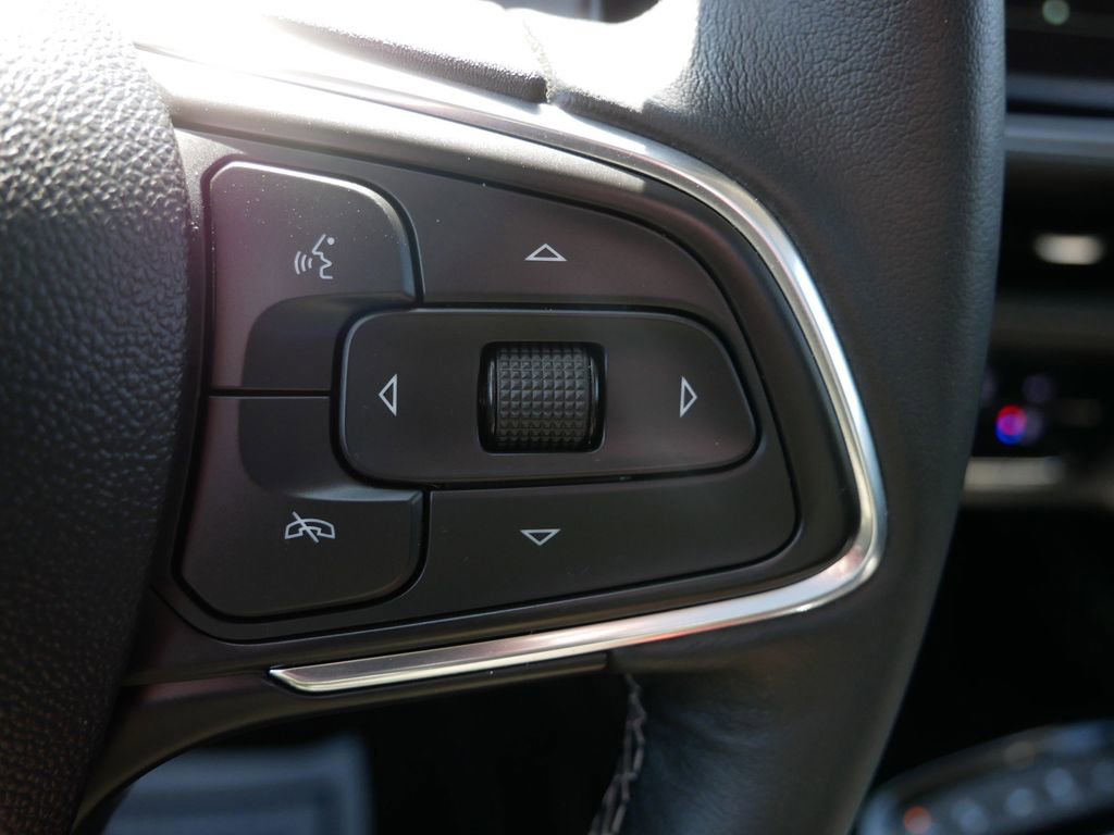 Used 2023 Buick Envision Avenir AWD/4WD image 32