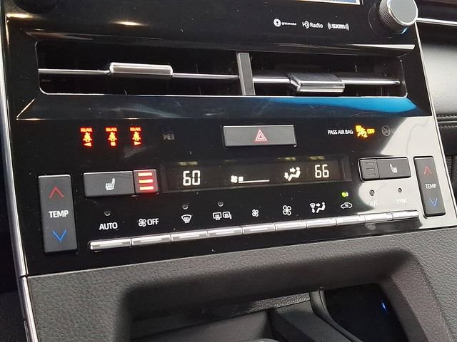 Used 2022 Toyota Avalon XLE image 17
