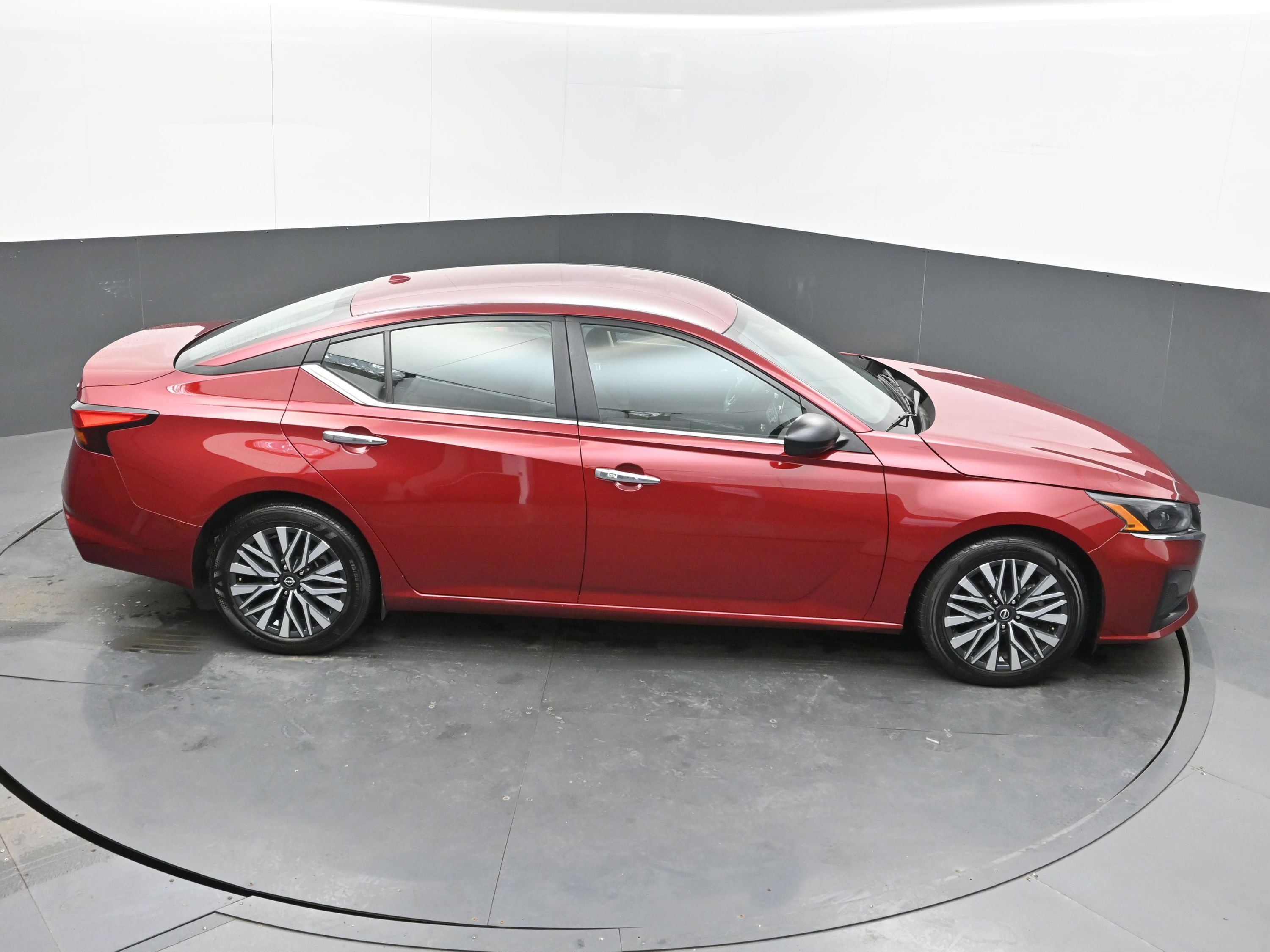 Used 2024 Nissan Altima 2.5 SV image 35