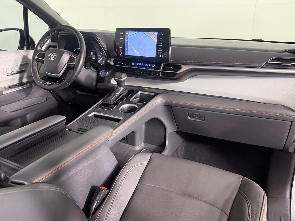 Used 2022 Toyota Sienna XSE w/ XSE Plus Package FWD image 14