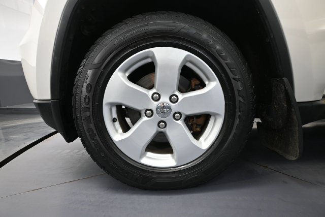 Used 2011 Jeep Grand Cherokee Limited AWD/4WD image 12