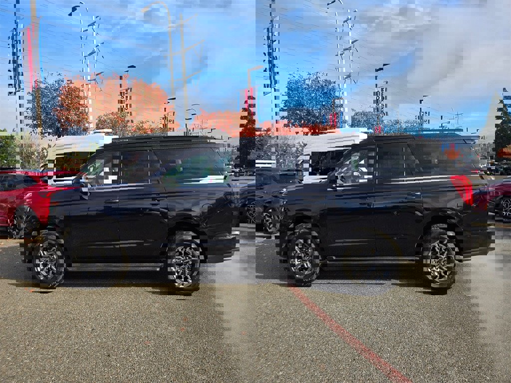 Used 2025 Ford Expedition Max Active image 8