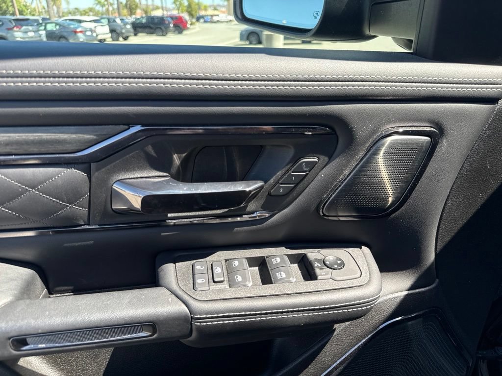 Used 2025 RAM 1500 Limited AWD/4WD image 16