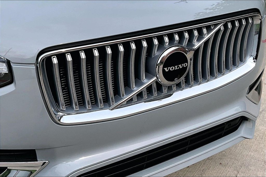 Used 2025 Volvo XC90 B5 Ultra AWD/4WD image 39