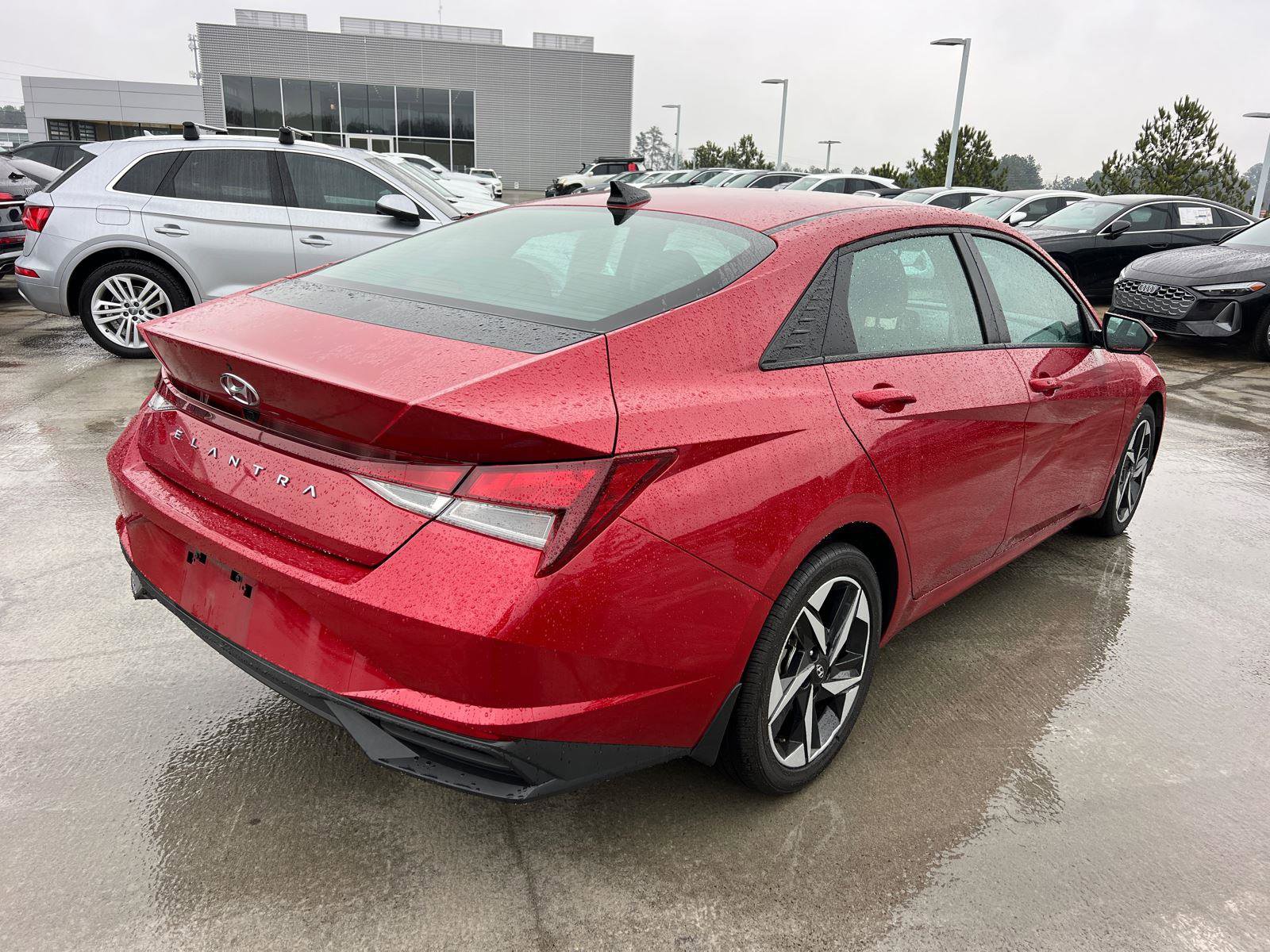 Used 2023 Hyundai Elantra SEL w/ Convenience Package image 5