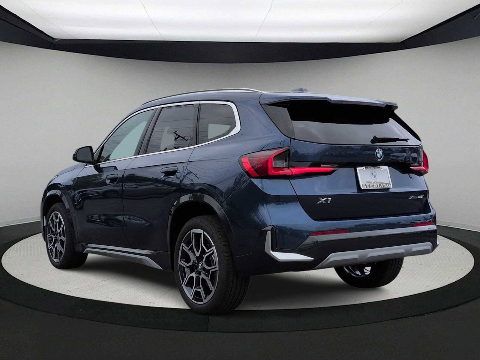 Used 2025 BMW X1 xDrive28i w/ Technology Package AWD/4WD image 6