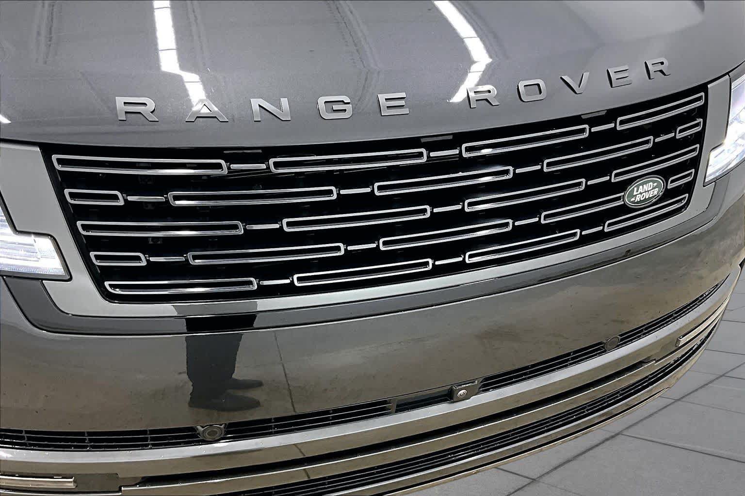 Used 2025 Land Rover Range Rover SE AWD/4WD image 30
