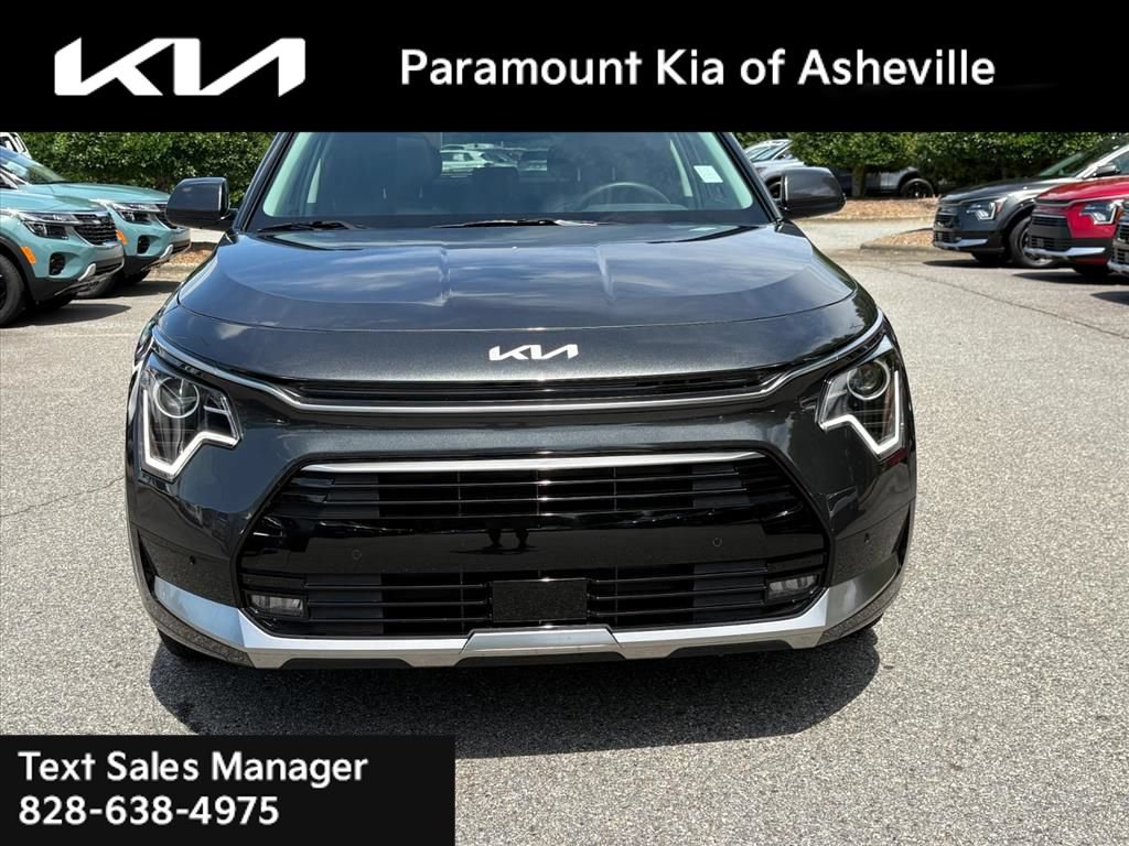 Certified 2025 Kia Niro FWD image 2