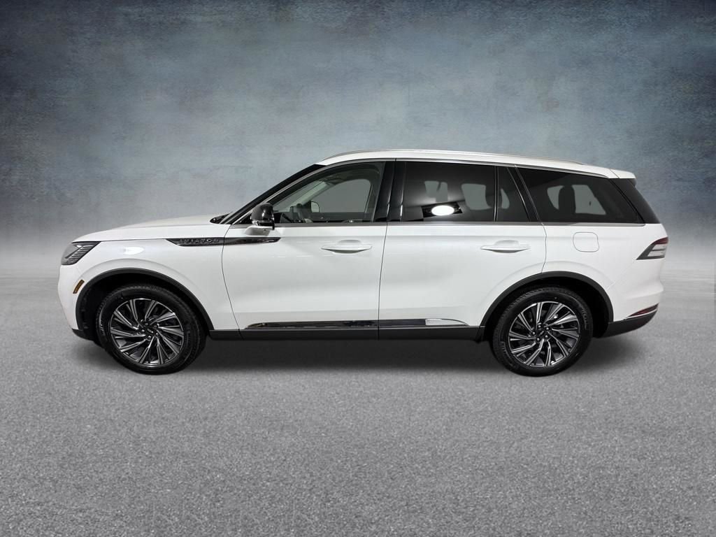 New 2026 Lincoln Aviator AWD image 3