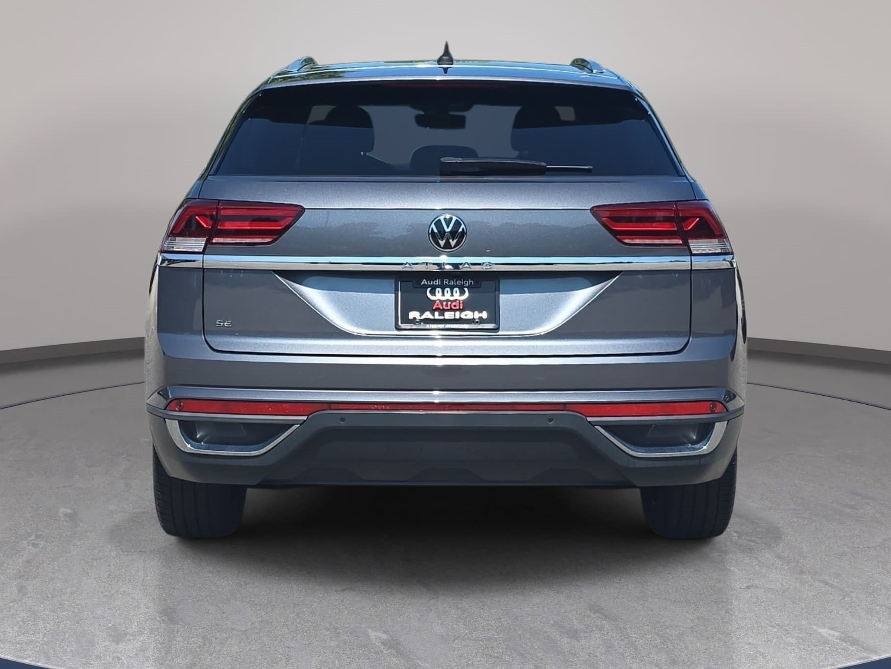 Used 2023 Volkswagen Atlas Cross Sport SE w/ Panoramic Sunroof Package FWD image 8