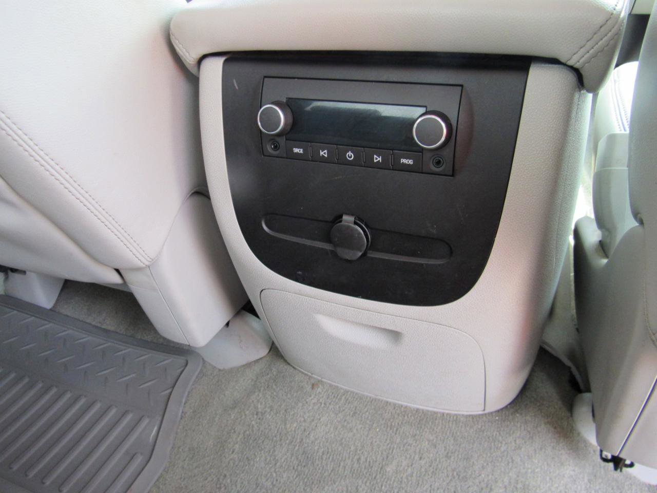 Used 2008 GMC Sierra 2500 SLT w/ Z71 Off-Road Package AWD/4WD image 35