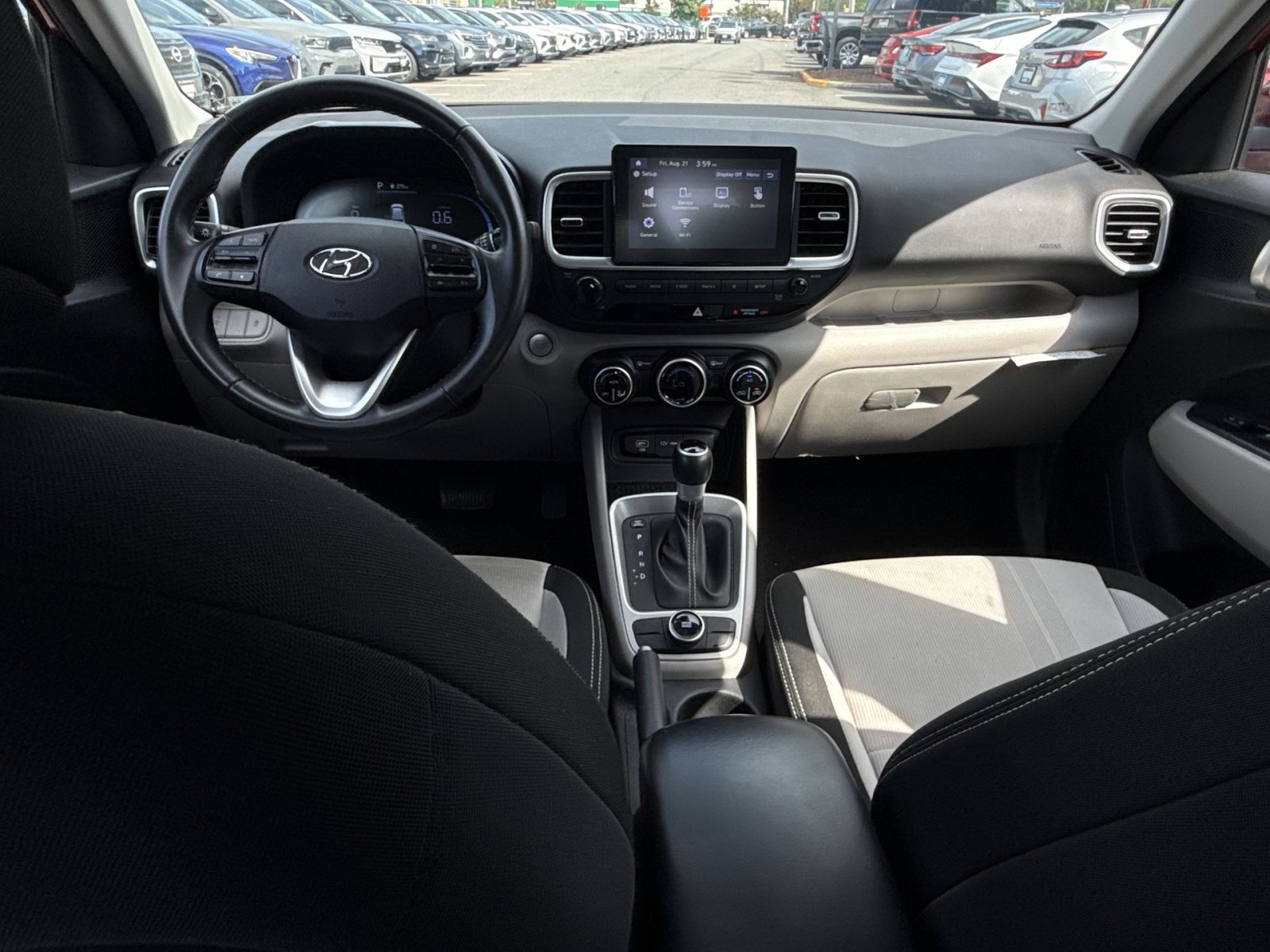 Certified 2024 Hyundai Venue SEL FWD image 21