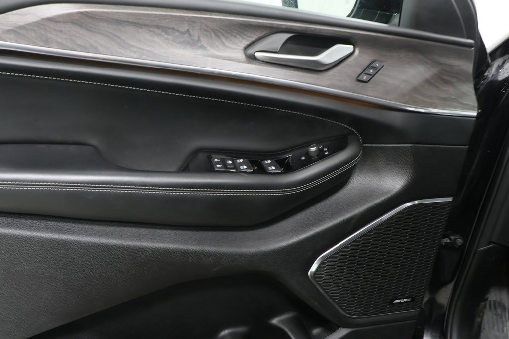 Used 2023 Jeep Grand Cherokee Overland image 22