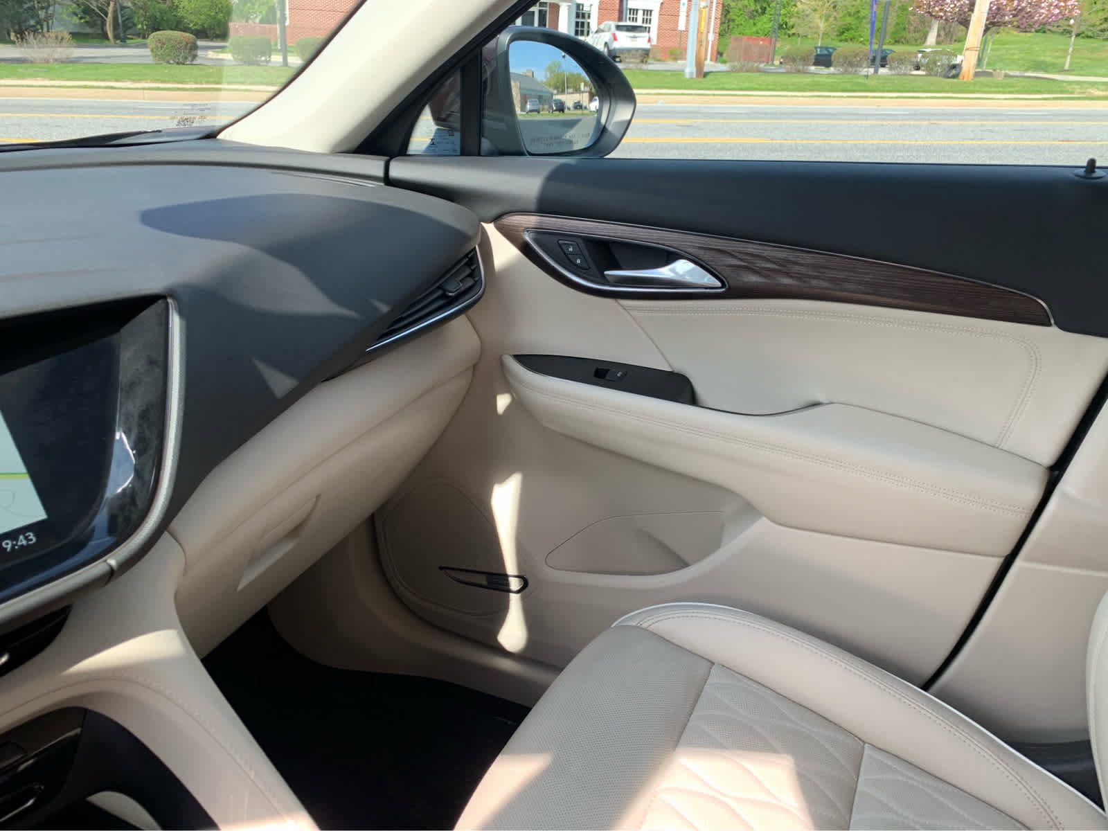 Used 2023 Buick Envision Avenir AWD/4WD image 22