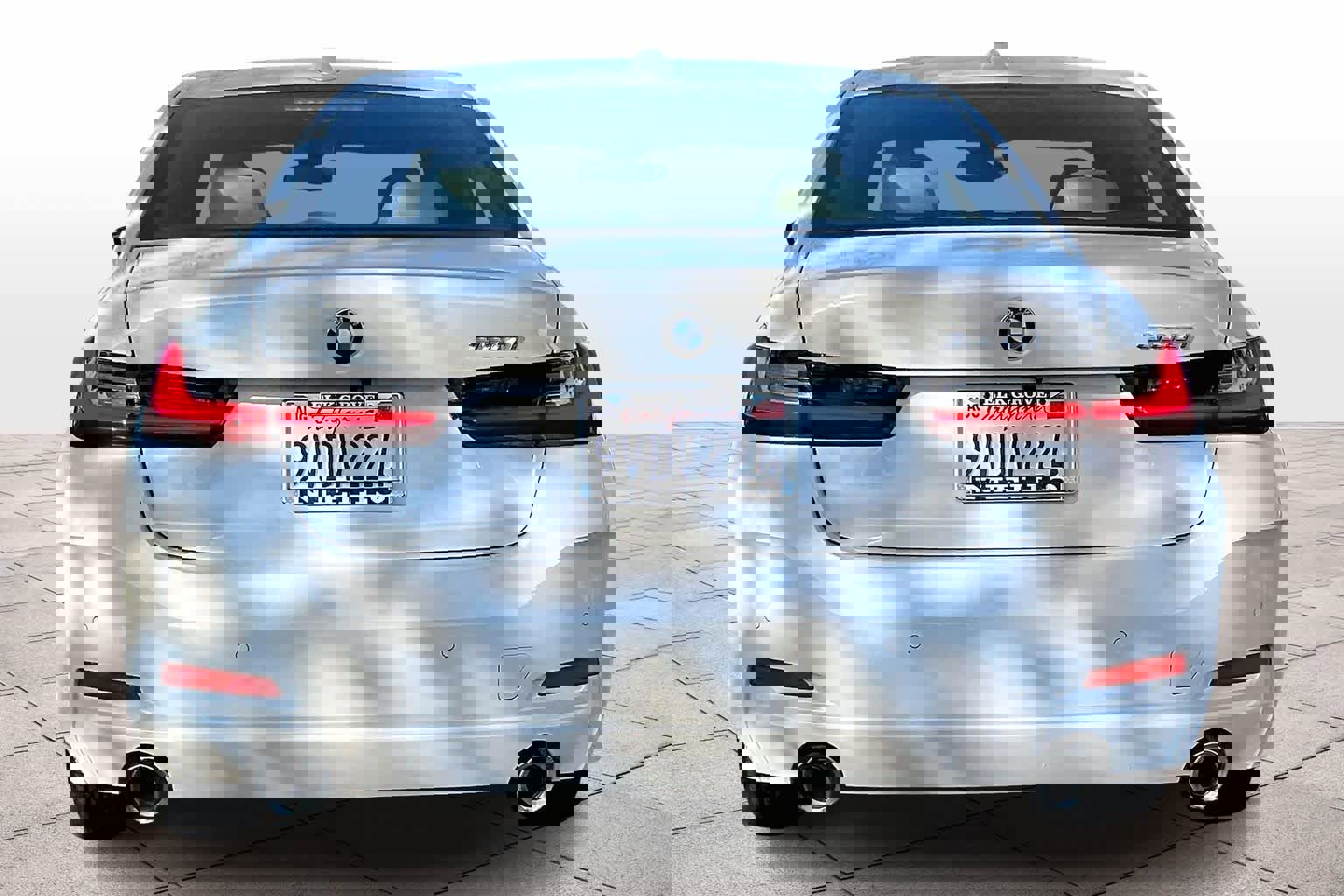 Certified 2025 BMW 330i Sedan w/ Premium Package image 7