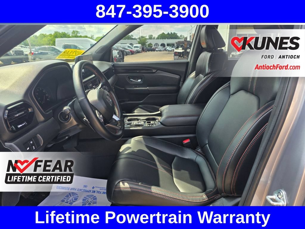 Used 2025 Honda Pilot TrailSport image 19