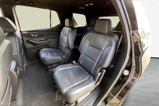 Used 2023 Chevrolet Traverse LT image 16