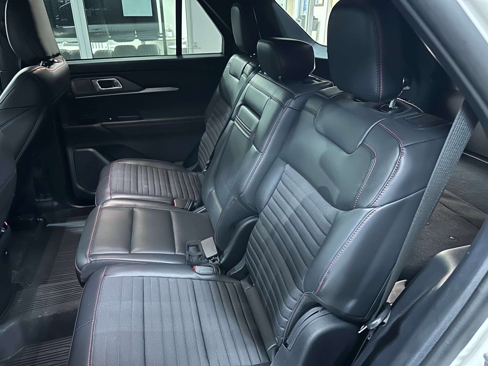 Certified 2025 Ford Explorer ST-Line image 25